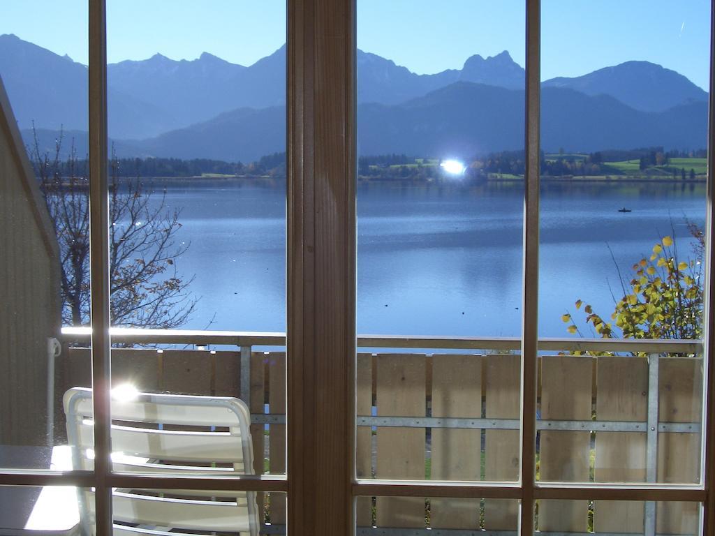 Gaestehaus Guggomos "Hopfen Am See" Füssen Pokoj fotografie